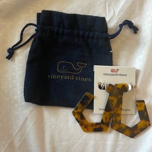Vineyard Vines, NWT, “Tortoise”, geometric hoop, one size